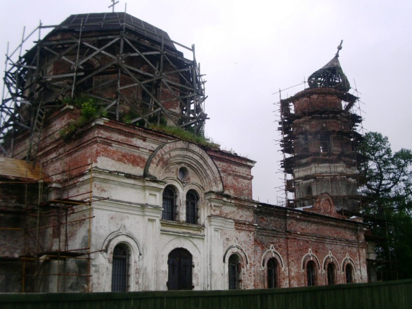 Церковь Покрова Пресвятой Богородицы, Покров (Жуковский район, Калужская область). фасады, вид с северо-востока