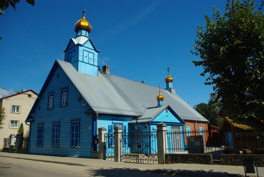 Екабпилс. Моленная Покрова Пресвятой Богородицы. фасады