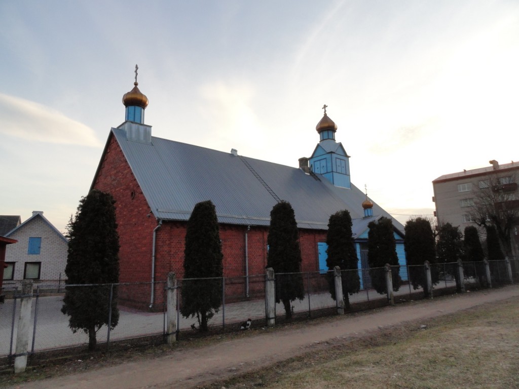 Екабпилс. Моленная Покрова Пресвятой Богородицы. фасады