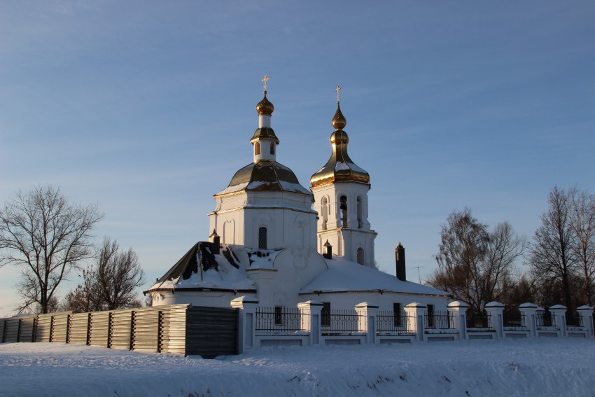 Бежецк. Церковь Спаса Преображения. фасады