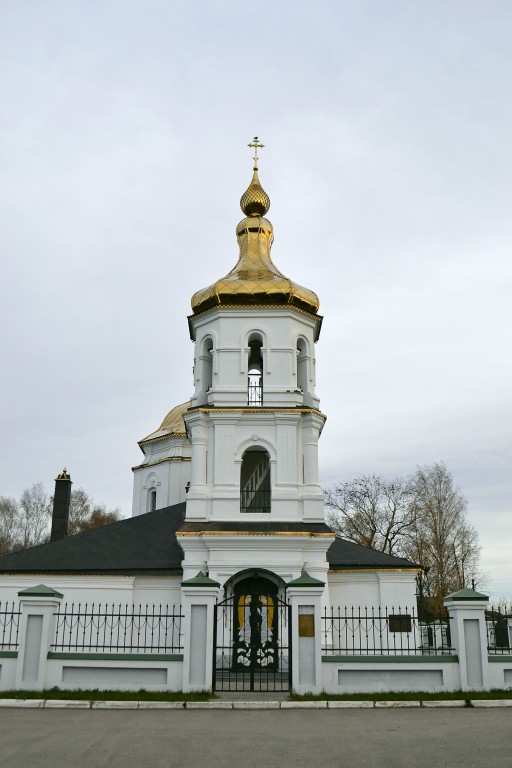 Бежецк. Церковь Спаса Преображения. фасады