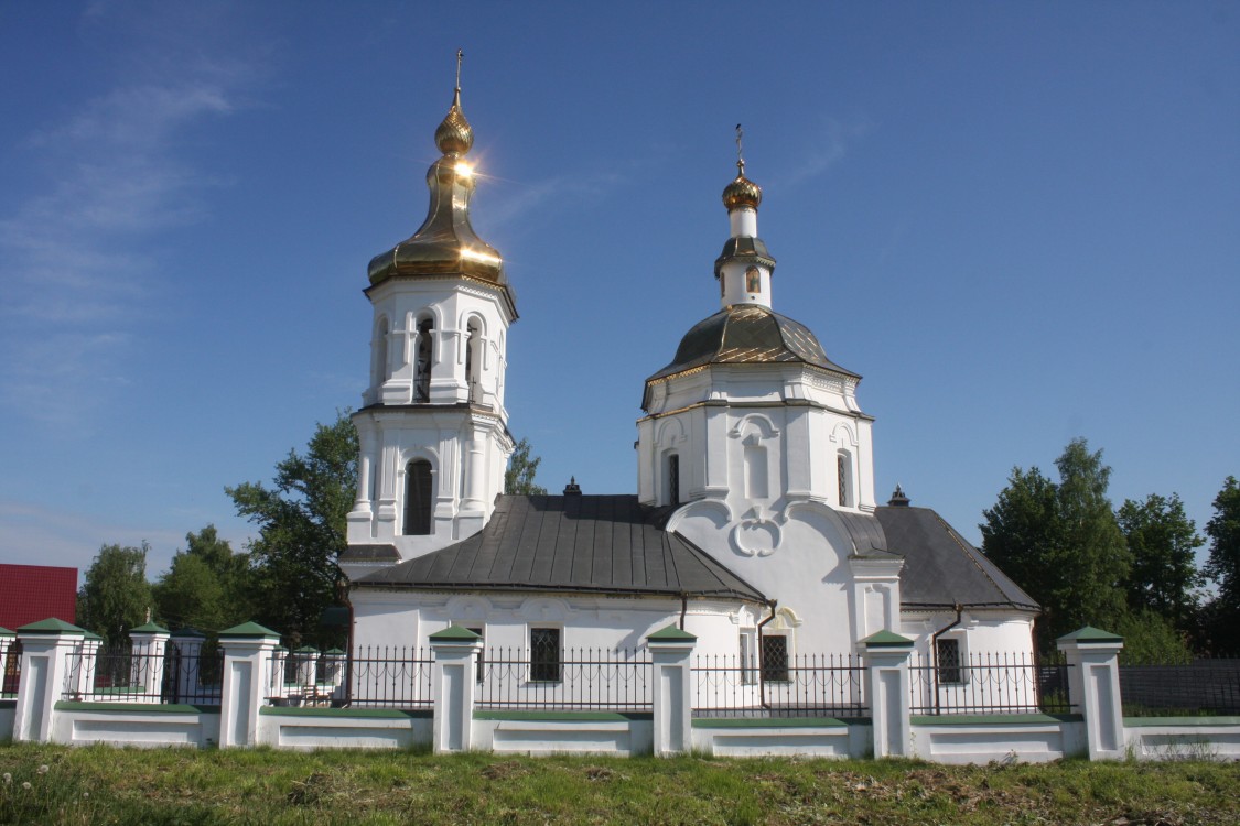 Бежецк. Церковь Спаса Преображения. фасады