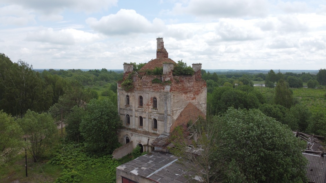 Церковь Троицы Живоначальной, Градницы (Бежецкий район, Тверская область). архитектурные детали