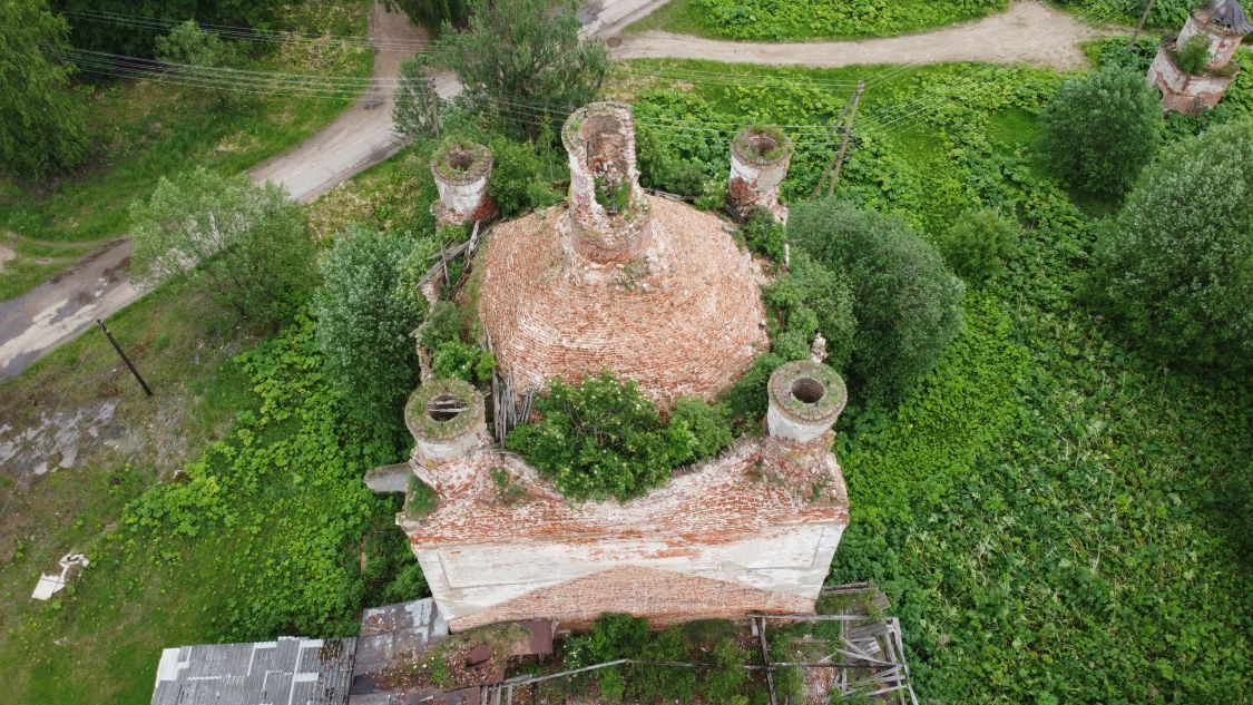 Церковь Троицы Живоначальной, Градницы (Бежецкий район, Тверская область). архитектурные детали