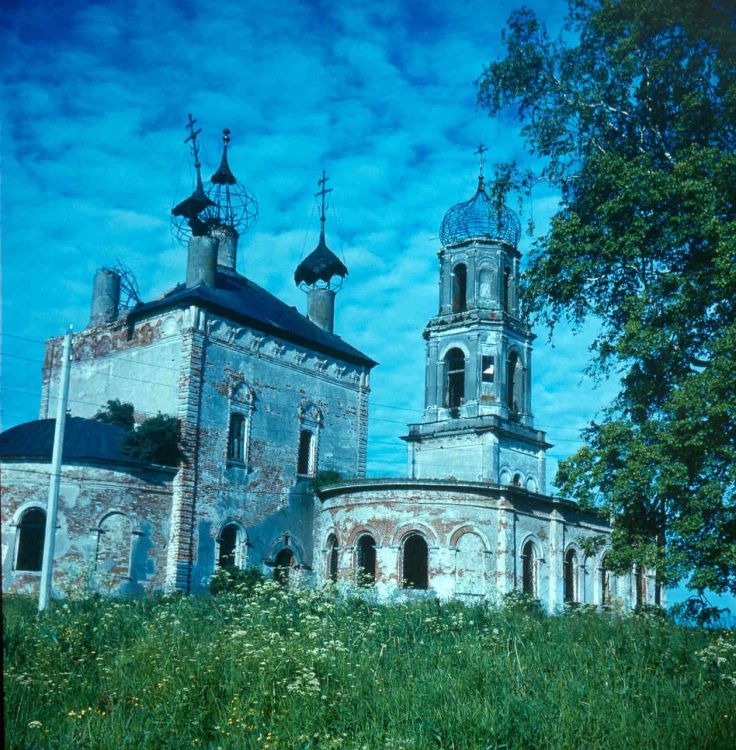Церковь Воскресения Христова, Стоянцы (Кимрский район и г. Кимры, Тверская область). фасады, 1993