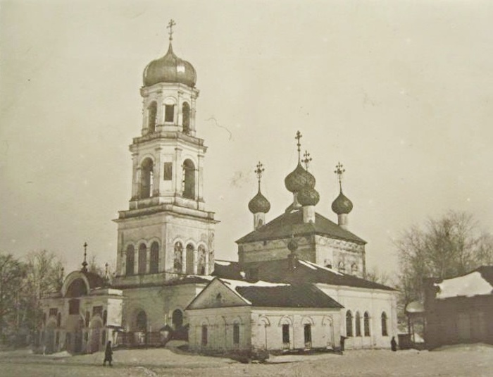 Церковь Воскресения Христова, Стоянцы (Кимрский район и г. Кимры, Тверская область). архивная фотография, Фото ок. 1950 г. Общий вид с юго-запада. ГКМФ. ГНИМА им Щусева