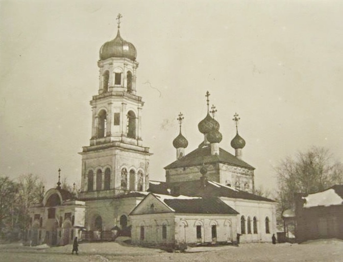 Стоянцы. Церковь Воскресения Христова. архивная фотография, Фото ок. 1950 г. Общий вид с юго-запада. ГКМФ. ГНИМА им Щусева