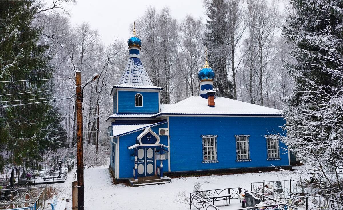 Церковь Успения Пресвятой Богородицы, Щелково (Кимрский район и г. Кимры, Тверская область). общий вид в ландшафте