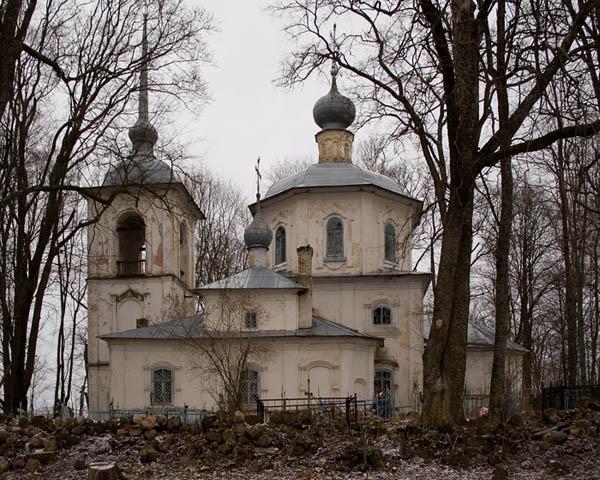 Церковь Покрова Пресвятой Богородицы, Павы (Порховский район, Псковская область). фасады, Южный фасад с приделом св. Николая чудотворца