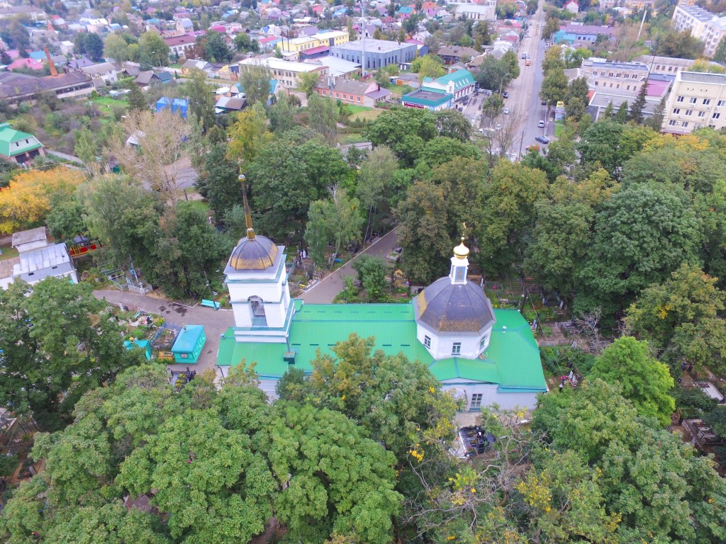Церковь Иоанна Предтечи на Крестительском кладбище, Орёл (Орёл, город, Орловская область). общий вид в ландшафте, Вид с юга, фото с квадрокоптера.