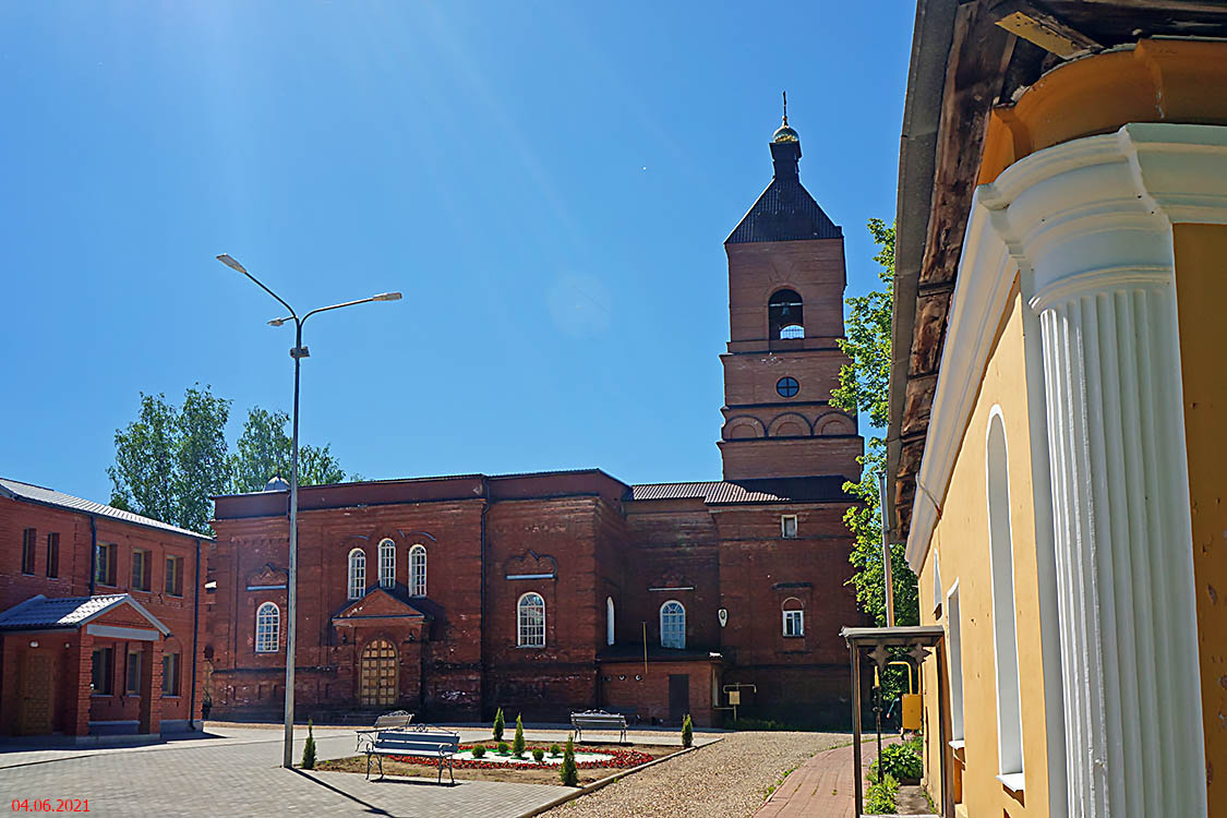 Окуловка. Церковь Александра Невского. фасады