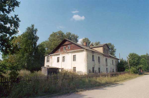 Вербиловский монастырь, Вербилово (Пустошкинский район, Псковская область). общий вид в ландшафте, Главный корпус с бывшей домовой церковью