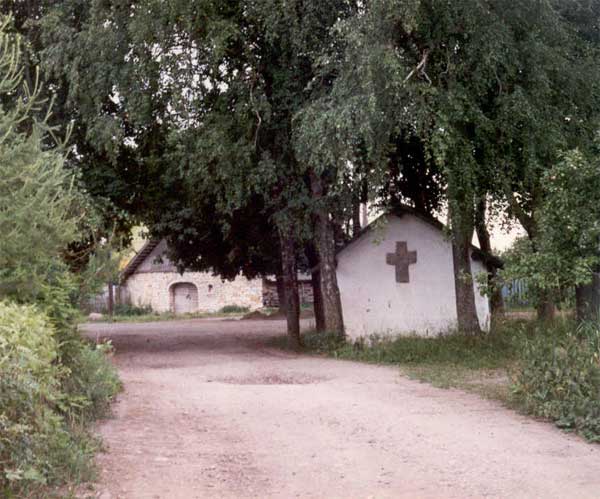 Часовня Троицы Живоначальной, Изборск (Печорский район, Псковская область). фасады