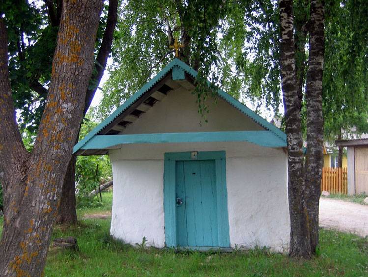 Часовня Троицы Живоначальной, Изборск (Печорский район, Псковская область). фасады