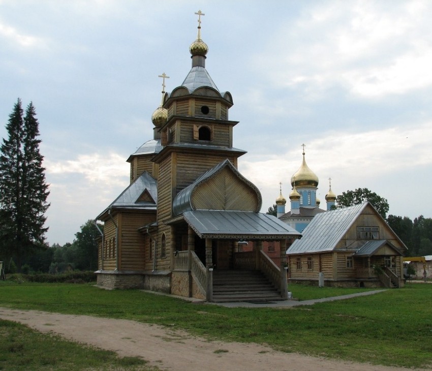 Никандрова пустынь. Благовещения Пресвятой Богородицы Никандрова пустынь. Церковь Николая и Александры, царственных страстотерпцев. фасады