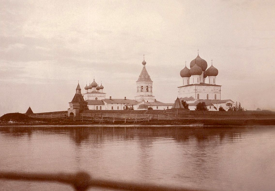 Вид на Николо-Корельский монастырь с воды. Фотография нач. ХХ века., архивная фотография. Николаевский Корельский монастырь, Северодвинск (Северодвинск, город, Архангельская область)