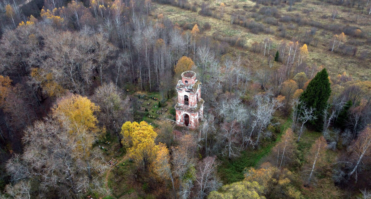 Церковь Воскресения Христова, Воскресенский погост (Калязинский район, Тверская область). общий вид в ландшафте