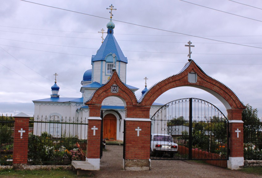Церковь Покрова Пресвятой Богородицы, Студенцы (Саракташский район, Оренбургская область). фасады