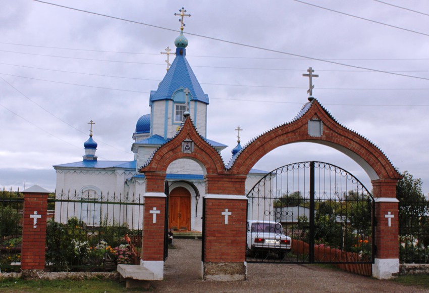 Студенцы. Церковь Покрова Пресвятой Богородицы. фасады