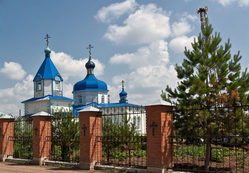 Церковь Покрова Пресвятой Богородицы, Студенцы (Саракташский район, Оренбургская область). фасады