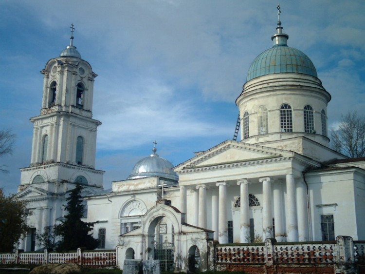 Красный Бор. Церковь Троицы Живоначальной. фасады, Вид с южной стороны