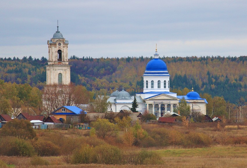 Красный Бор. Церковь Троицы Живоначальной. фасады, Вид с трассы Арзамас-Саранск