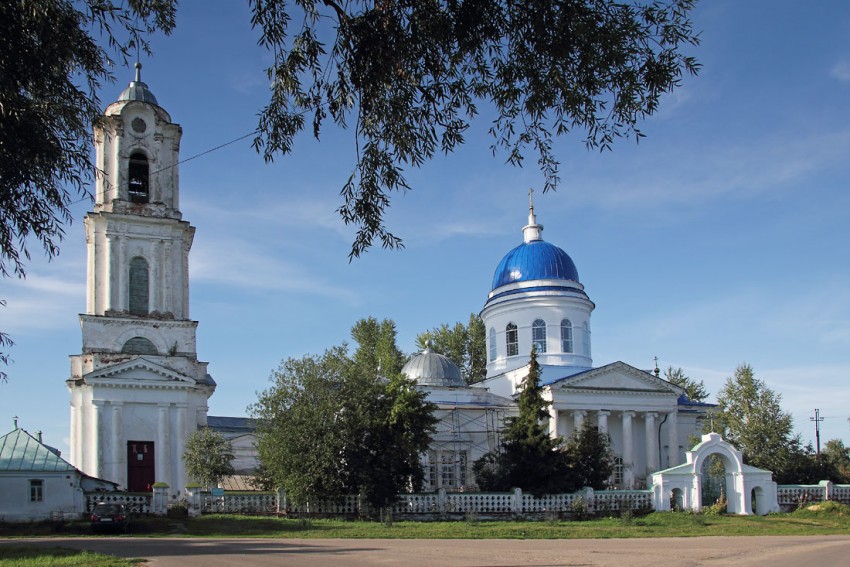 Церковь Троицы Живоначальной, Красный Бор (Шатковский район, Нижегородская область). фасады