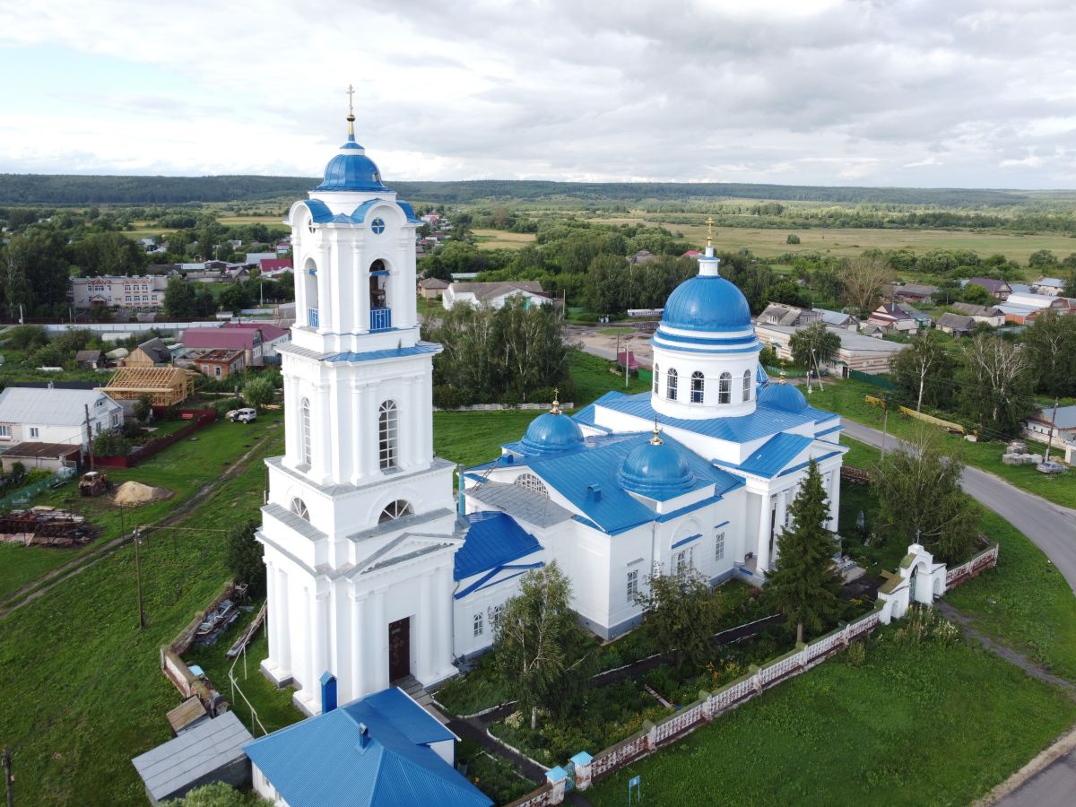 Красный Бор. Церковь Троицы Живоначальной. фасады