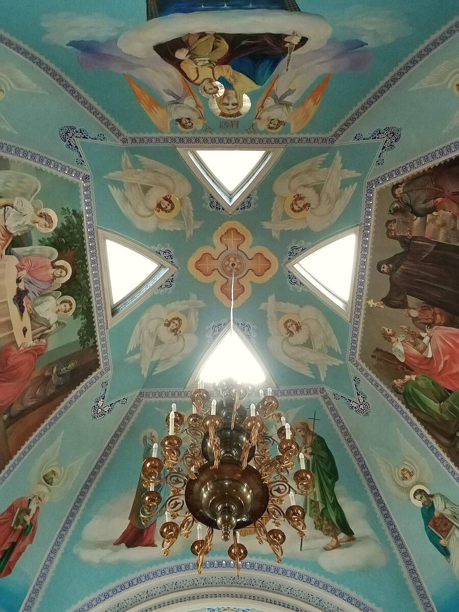 Церковь Екатерины на Архиерейском подворье, Феодосия (Феодосия, город, Республика Крым). интерьер и убранство, Росписи сводов центрального купола храма 