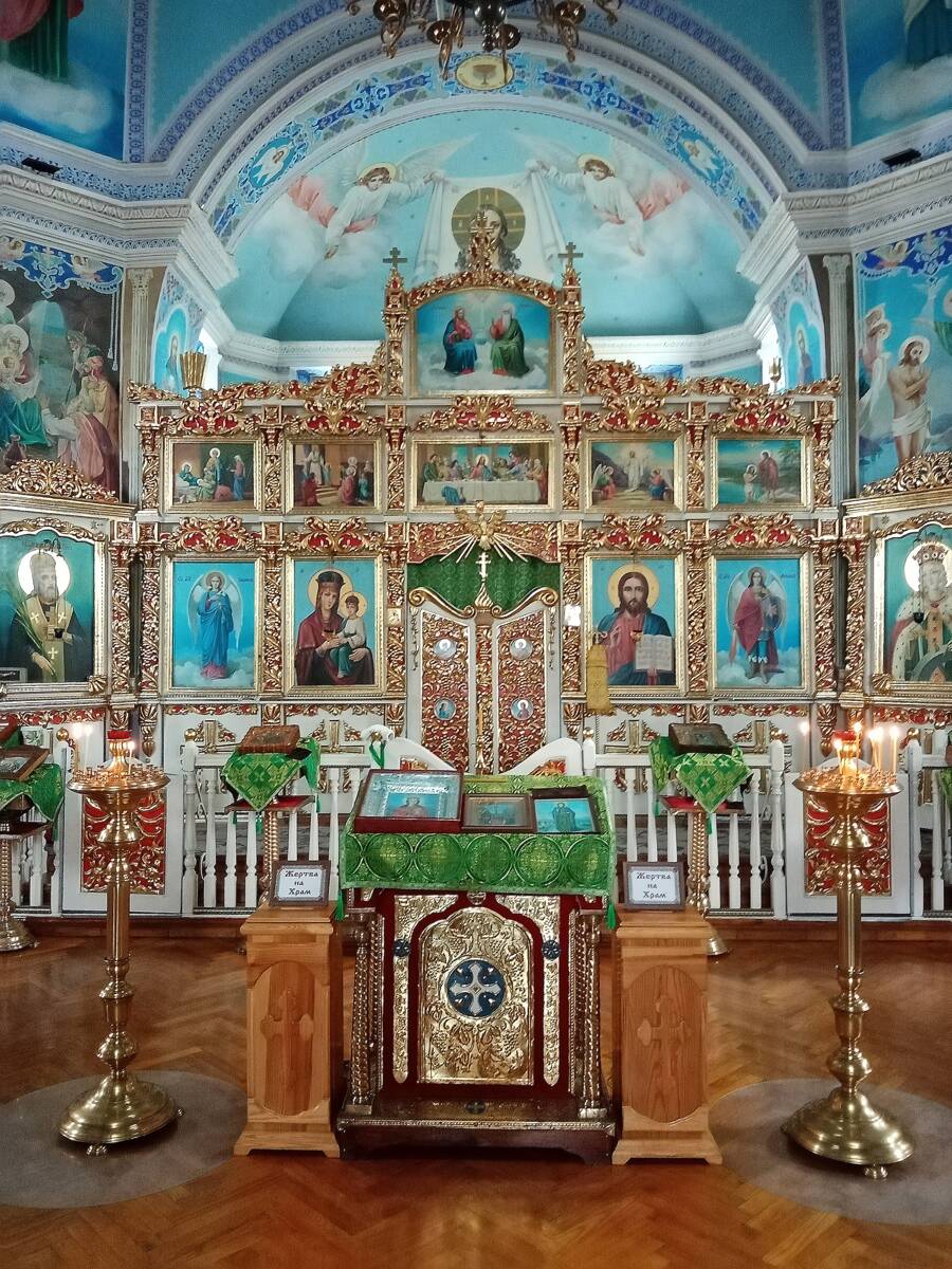 Церковь Екатерины на Архиерейском подворье, Феодосия (Феодосия, город, Республика Крым). интерьер и убранство, Иконостас храма