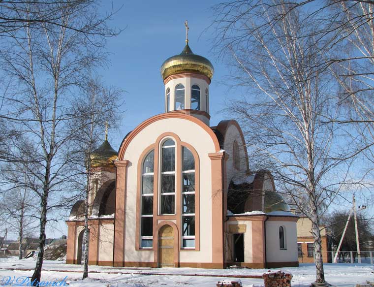 Слатино. Церковь Казанской иконы Божией Матери. общий вид в ландшафте