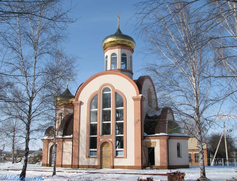 Церковь Казанской иконы Божией Матери, Слатино (Харьковский район, Украина, Харьковская область). общий вид в ландшафте