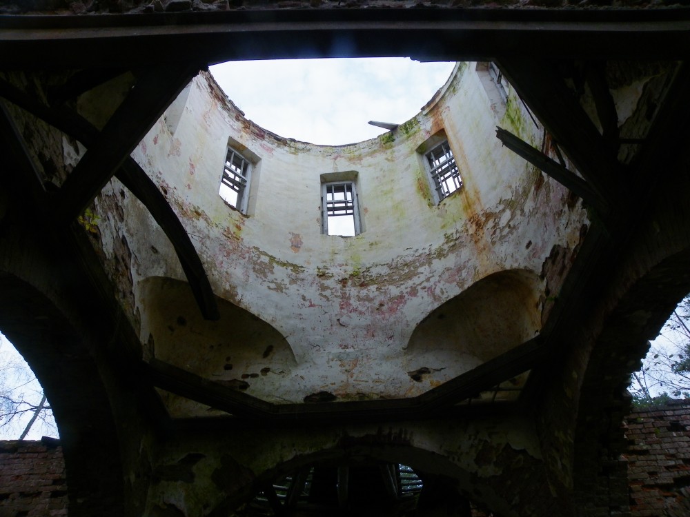 Церковь Михаила Архангела, Боровно (Окуловский район, Новгородская область). архитектурные детали, Барабан