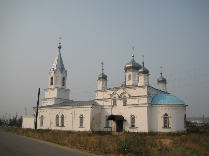 Церковь Троицы Живоначальной, Новосёлки (Арзамасский район и г. Арзамас, Нижегородская область). общий вид в ландшафте, Вид с юго-востока