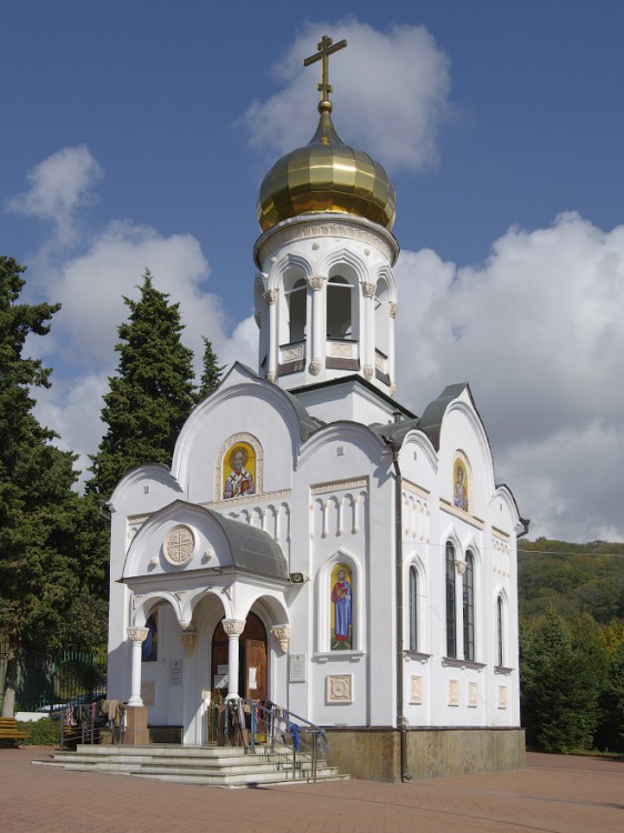 Церковь Николая Чудотворца, Лазаревское (Сочи, город, Краснодарский край). фасады, Вид церкви Николая Чудотворца с юго-востока.