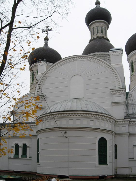 Церковь Усекновения главы Иоанна Предтечи на Ивановском кладбище, Рига (Рига, город, Латвия). архитектурные детали, Абсида главного престола