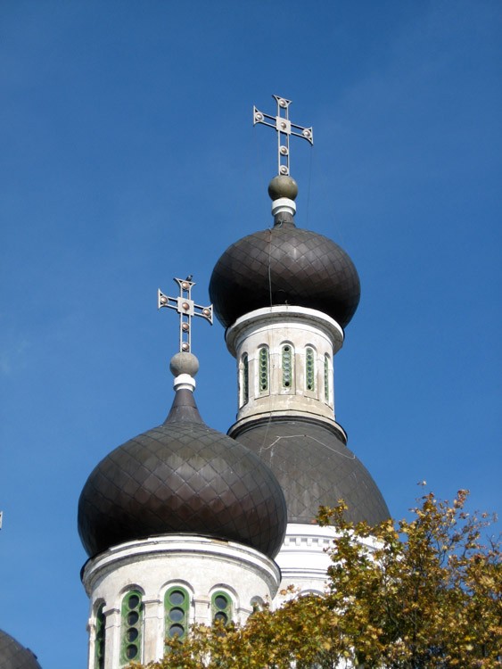Церковь Усекновения главы Иоанна Предтечи на Ивановском кладбище, Рига (Рига, город, Латвия). архитектурные детали, Центральная двухярусная глава и малая глава