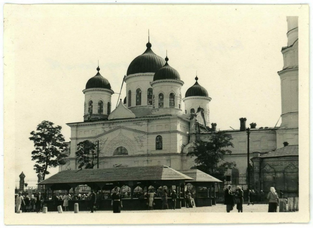 Кафедральный собор Троицы Живоначальной, Днепр (Днепровский район, Украина, Днепропетровская область). архивная фотография, Фрагмент северного фасада. Фото 1942 г. с аукциона e-bay.de