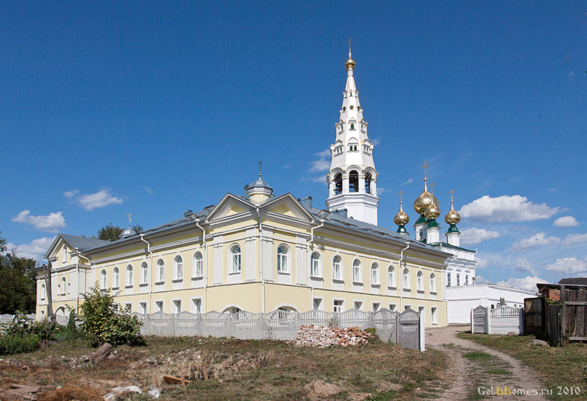 Приволжск. Никольский женский монастырь. общий вид в ландшафте