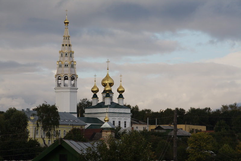 Приволжск. Никольский женский монастырь. общий вид в ландшафте