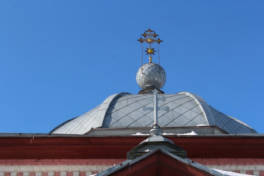 Вологда. Часовня Николая  Вологодского (Рынина). архитектурные детали, Купол над часовней и купол над апсидой