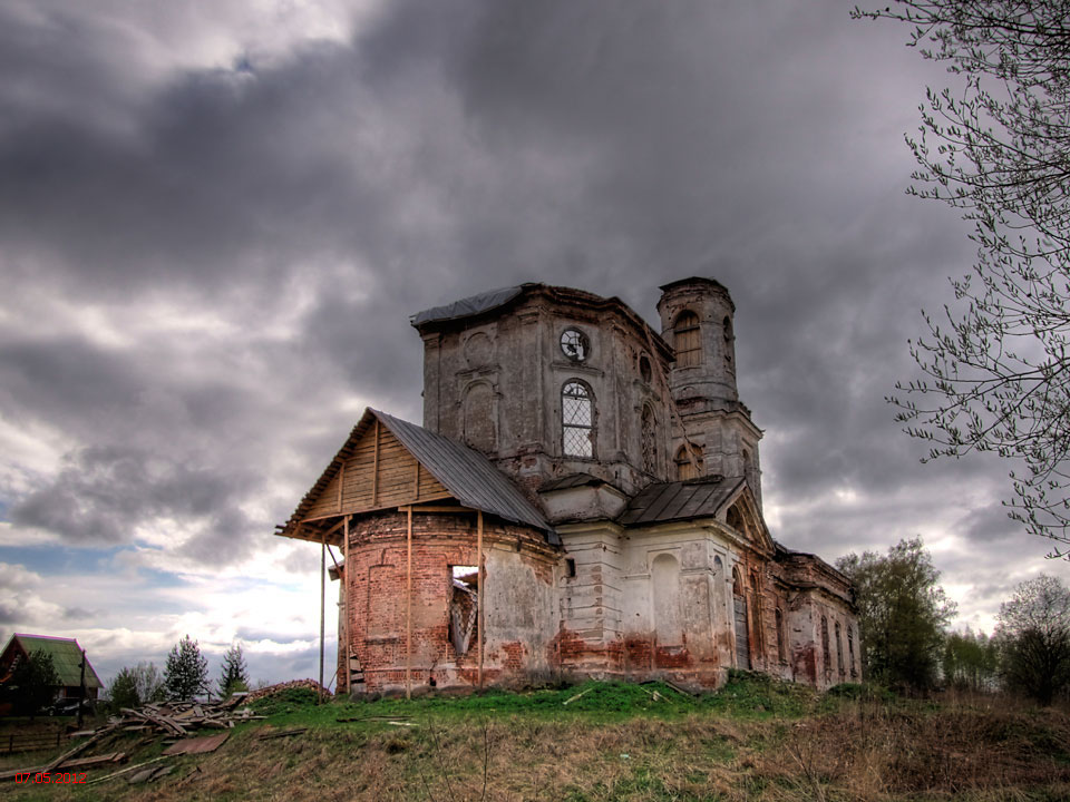 Новинка (Стерженский погост). Церковь Петра и Павла. фасады