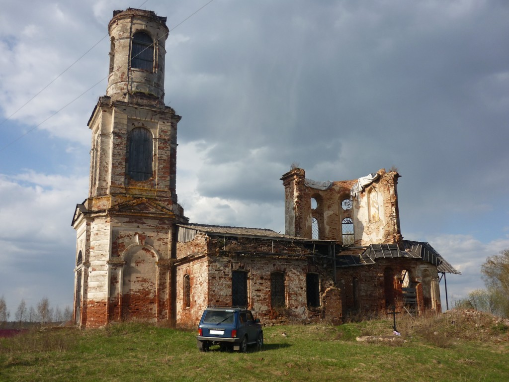 Новинка (Стерженский погост). Церковь Петра и Павла. фасады