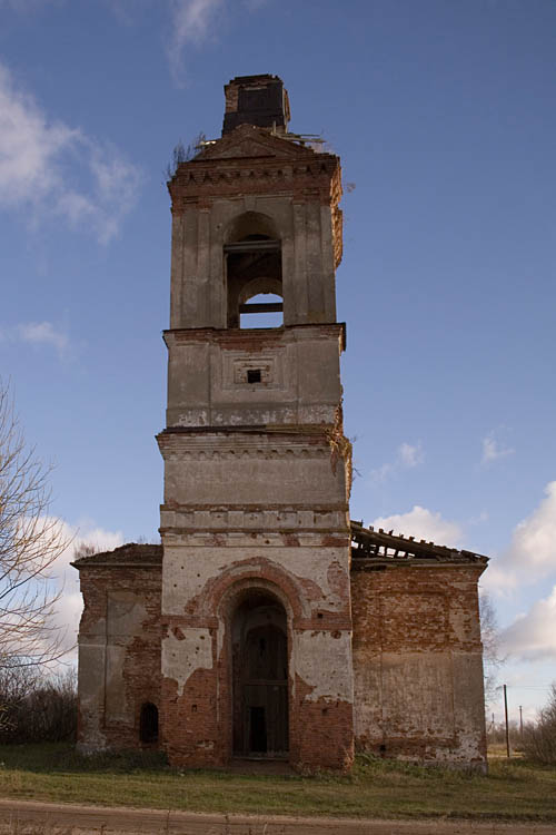 Менюша. Церковь Троицы Живоначальной. фасады, Западный фасад
