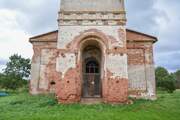 Церковь Троицы Живоначальной, вход в церковь<br>, Менюша, Шимский район, Новгородская область