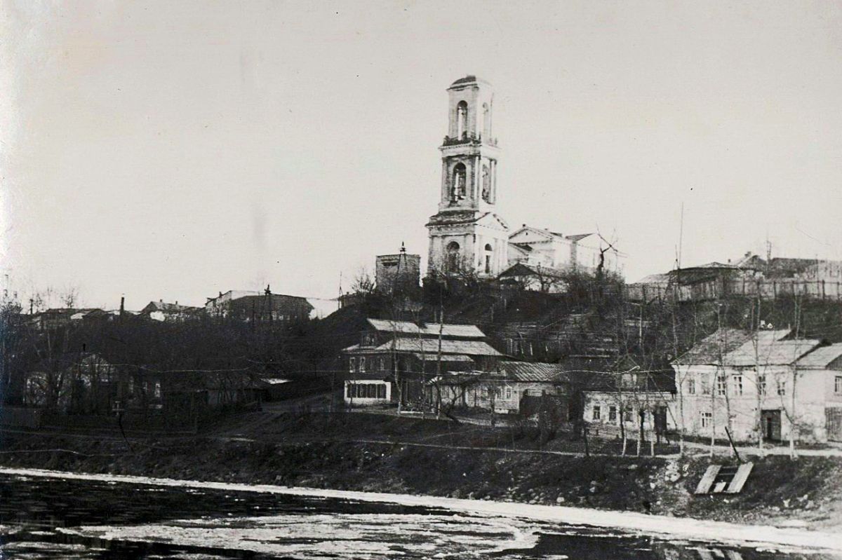 Торжок. Церковь Илии Пророка. архивная фотография, Фотография с видом обезглавленного храма, выполненная в 1930-х годах.