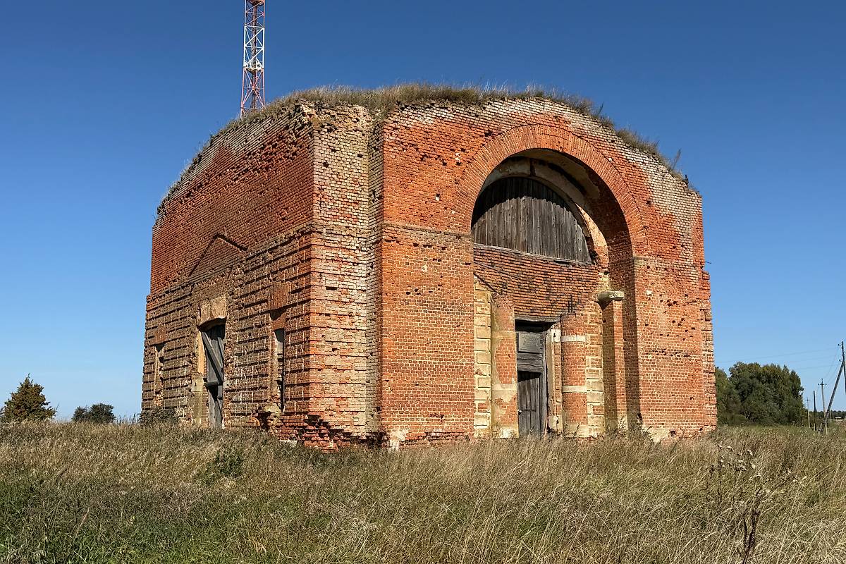фасады. Церковь Михаила Архангела, Новомихайловка (Корсаковский район, Орловская область)