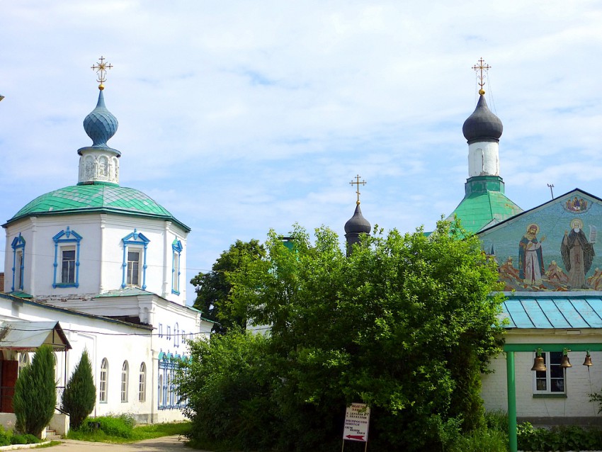 Рязань. Троицкий мужской монастырь. фасады