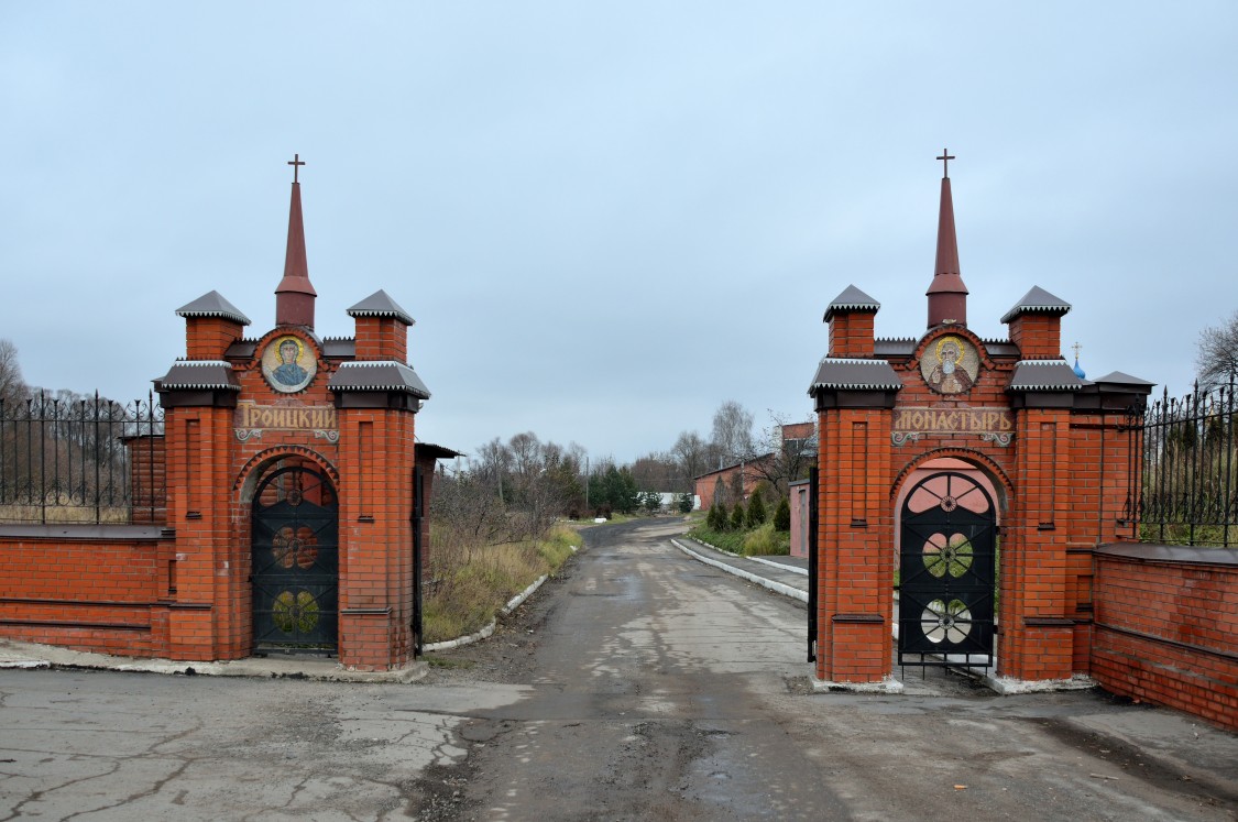 Рязань. Троицкий мужской монастырь. дополнительная информация, Ворота монастыря