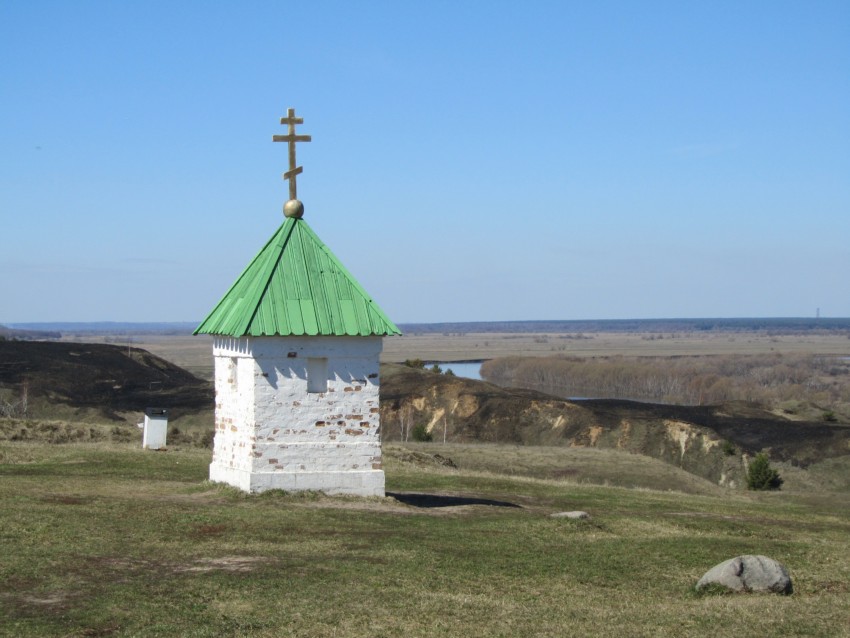 Неизвестная часовня, Константиново (Рыбновский район, Рязанская область). общий вид в ландшафте, вид с востока